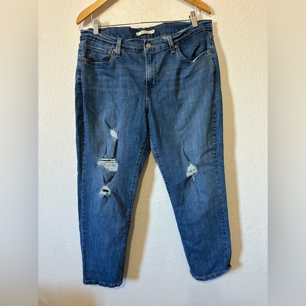 Levi’s Boyfriend Distressed Blue Jeans -32 x 27
